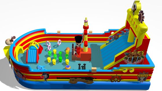 Un bateau pirate, un grand toboggan gonflable, un tireur bleu, rouge, jaune.