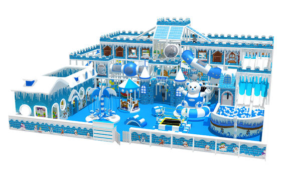 Équipement de terrain de jeux doux d'intérieur commercial avec bonhomme de neige d'hiver