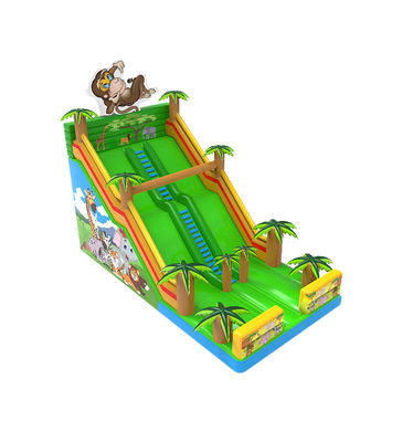 Animaux de la forêt: glissade gonflable avec palmier
