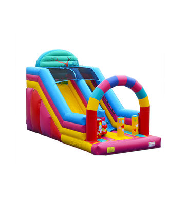 Des glissières gonflables pour enfants