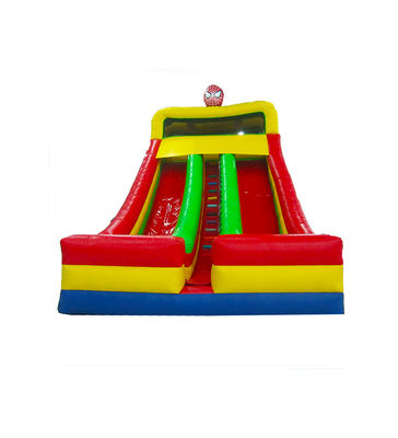 Le parc d'attractions pour enfants, le toboggan gonflable Spider-Man, à louer.