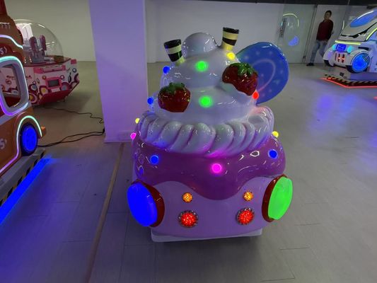 Des voitures roquettes à pièces, de la musique dynamique et des chansons joyeuses pour les enfants
