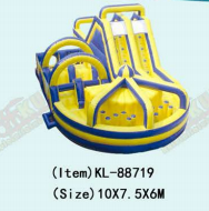 Slide gonflable jaune-bleu: équipement amusant pour le terrain de jeu