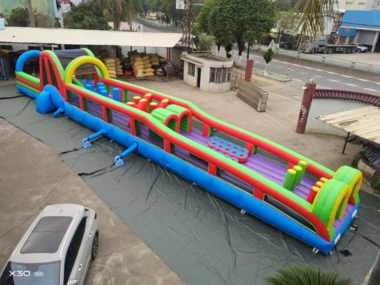 Arc-en-ciel - Hued Vibrant parcours gonflable d'obstacles pour le plaisir ludique