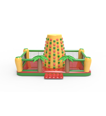 Escalade gonflable : un terrain de jeu d'aventure en plein air amusant avec des palmiers tropicaux