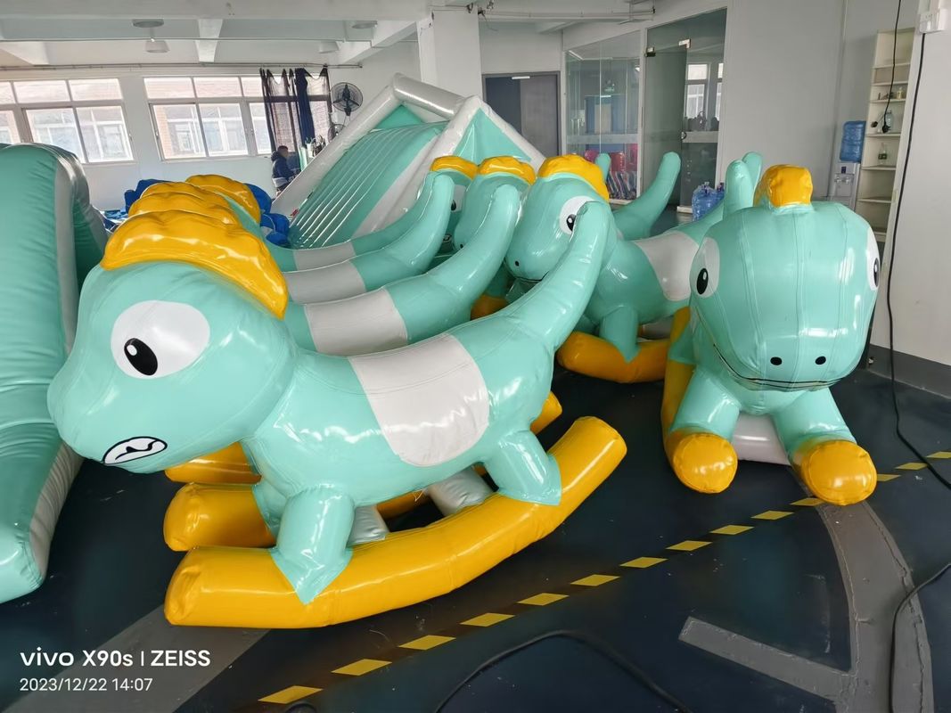 Dinosaure Petits jeux gonflables colorés pour les jouets de terrain de jeux en intérieur
