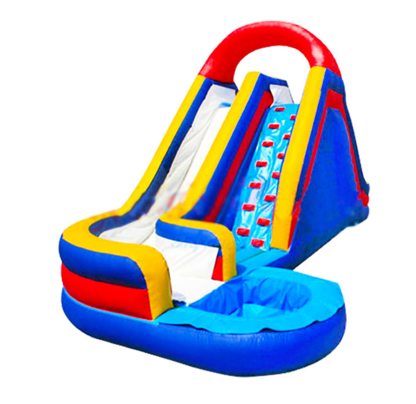 Des toboggans gonflables vibrants et colorés pour les enfants