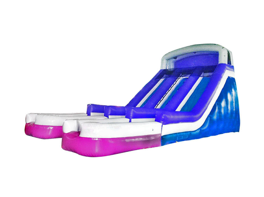 Des toboggans gonflables vibrants et colorés pour les enfants