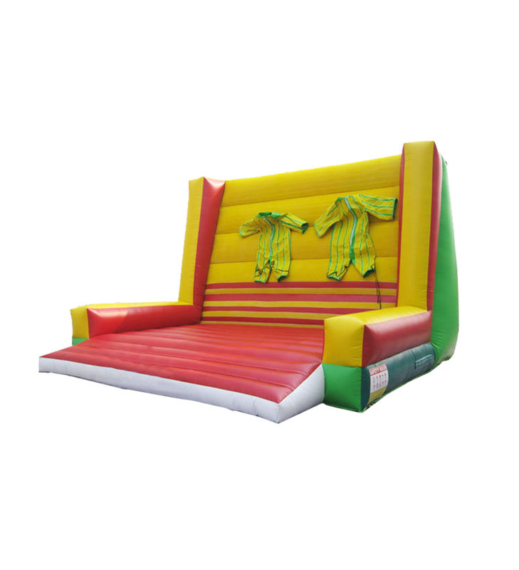 Attraction murale collante gonflable avec deux costumes inclus - structure d'escalade pour des défis passionnants