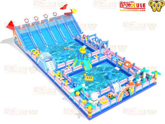 Grand parc d'attractions gonflable à l'eau obstacles autour de deux grandes piscines 15*30*7m